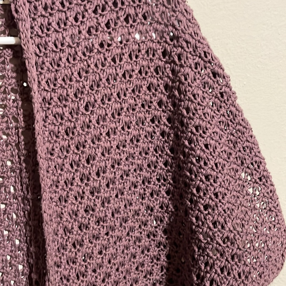 Old Navy dusty rose crochet open front top. Size medium. - Picture 3 of 5